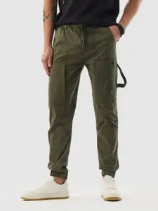 Snitch Men Solid Slim Fit Cargos Trousers