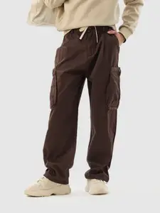 Snitch Men Brown Mid-Rise Relaxed Fit Cargos Trouser