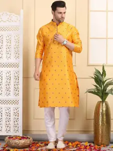 Larwa Geometric Mandarin Collar Straight Kurta With Pyjamas
