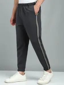 Alan Jones Men Mid-Rise Joggers