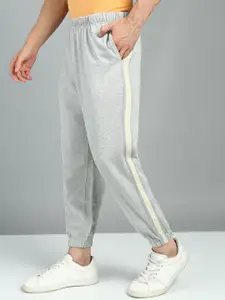 Alan Jones Men Mid-Rise Joggers