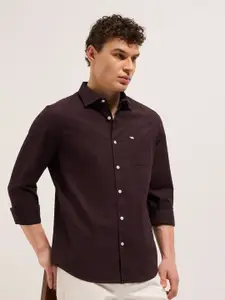 THE BEAR HOUSE Men Slim Fit Solid Spread Collar Cotton Casual Shirt