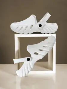 TOMSY CHOICE Men Clogs