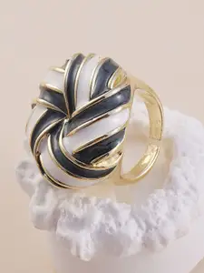 DressBerry Gold-Plated Candy Swirl Statement Finger Ring