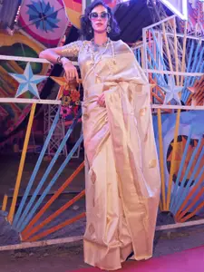 SGF11 Ethnic Motifs Woven Design Zari Pure Silk Kanjeevaram Saree