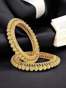 FEMMIBELLA Set Of 2 Gold-Plated Filigree Ball Design Kada Bangles