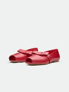 Oroh Women T-Strap Flats with Bows