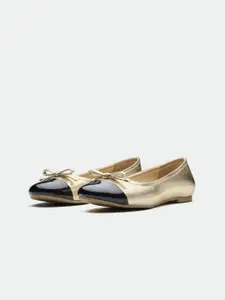 Oroh Women T-Strap Flats with Bows