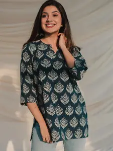 Dream Beauty Fashion Botanical Printed V-Neck Kurti