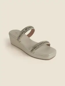 Metro Printed Wedge Sandals