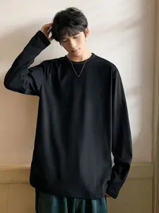 StyleCast x Revolte Men Round Neck Pullover Sweatshirt