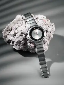 SZN Women Dial & Stainless Steel Straps Analogue Watch Mate silverSZN