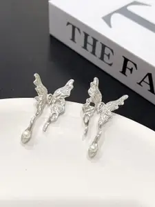 VAGHBHATT Silver-Plated Animal Shaped Studs
