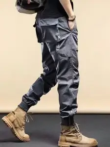 StyleCast x Revolte Men Loose Fit Cargos Trousers