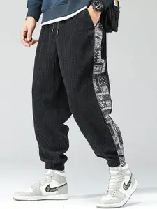 StyleCast x Revolte Men Geometric Printed Easy Wash Joggers