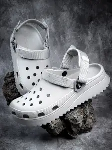 BERSACHE Men Self Design Clogs