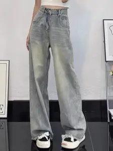 StyleCast Women Relaxed Fit High-Rise Light Fade Jeans