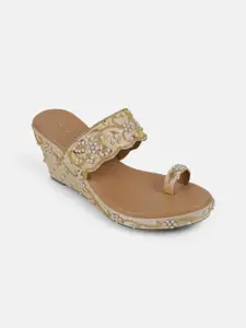 Mochi Women Wedge Sandals