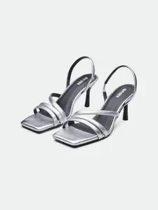 Oroh Women Solid Leather Regular Square Toe Sandals