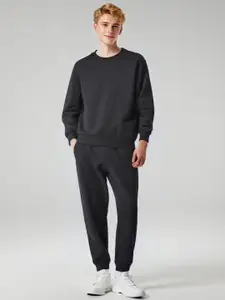 StyleCast x Revolte Men Pullover Sweatshirt