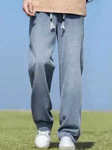 StyleCast x Revolte Men Relaxed Fit Light Fade Stretchable Mid-Rise Jeans