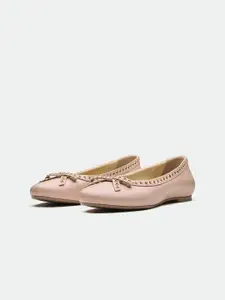 Oroh Women Fashion with Bows Flats