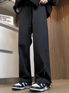 StyleCast x Revolte Men Mid-Rise Relaxed Fit Wide Leg Trousers