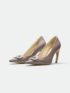 Oroh Women Solid Leather Regular Stiletto Pumps Ethnic Embellished