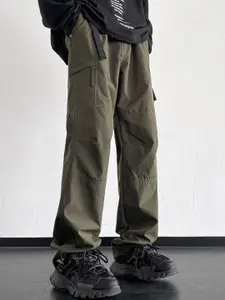 StyleCast x Revolte Men Straight Fit Easy Wash Pleated Cargos Trousers