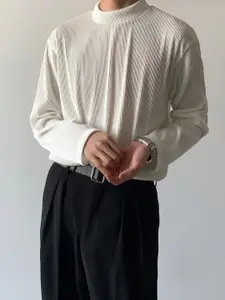 StyleCast x Revolte Men Self Design Round Neck T-shirt