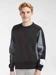StyleCast x Revolte Men Colourblocked Sweatshirt