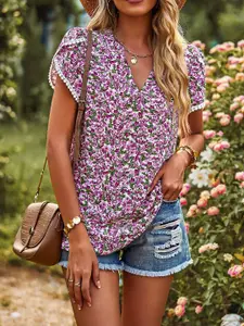 StyleCast Women Floral Printed V-Neck Top