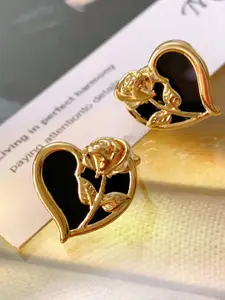 VAGHBHATT Gold-Plated Heart Shaped Studs