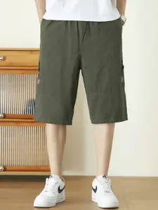 StyleCast x Revolte Men Regular Fit Below Knee Cargo Shorts