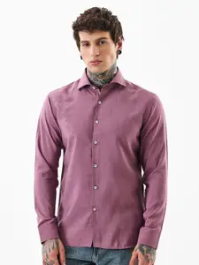 Snitch Men Slim Fit Spread Collar Casual Shirt