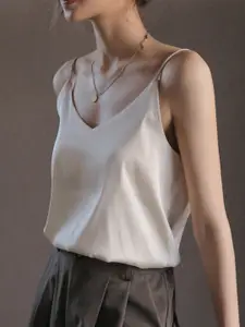 StyleCast V-Neck Solid Sleeveless Top