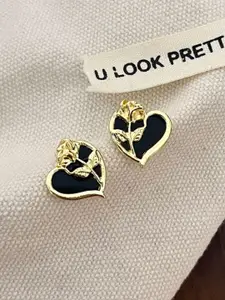 VAGHBHATT Gold-Plated Heart Shaped Studs