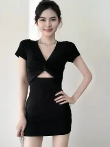 StyleCast Women V-Neck Twisted Crop Top