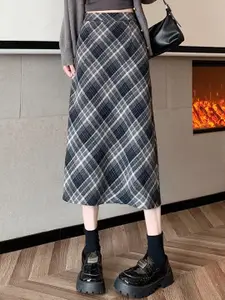 StyleCast Women Checked Midi Skirt