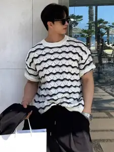 StyleCast Men Self Design Round Neck T-shirt