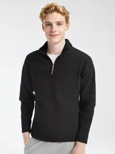 StyleCast x Revolte Men Mock Collar Half Zipper Sweatshirt