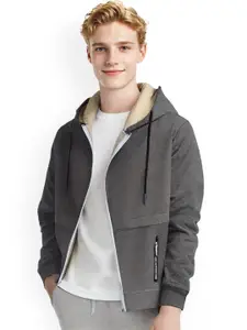 StyleCast x Revolte Men Lightweight Tailored Jacket