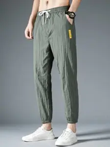 StyleCast Men Solid Mid Rise Joggers