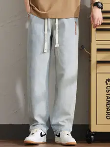 StyleCast x Revolte Men Mid-Rise Light Fade Mom Fit Jeans