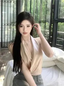 StyleCast x Revolte Women Solid V-Neck Top