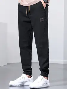 StyleCast x Revolte Men Mid-Rise Cargos Trousers