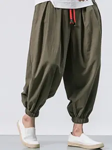StyleCast x Revolte Men Loose Fit Pleated Chinos Trousers