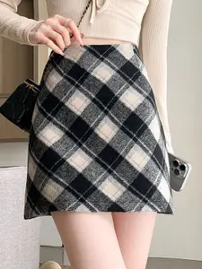 StyleCast Women Checked A-Line Skirt