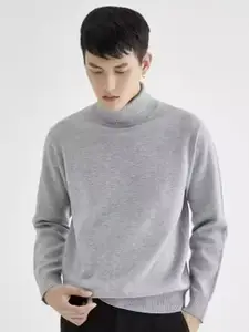 StyleCast x Revolte Men Pullover