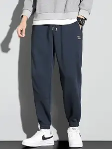 StyleCast x Revolte Men Solid Easy Wash Cigarette Trousers